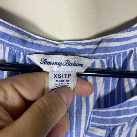 Tommy Bahama Women's XS Blue White Stripe Lightweight Resort Top! - Picture 3 of 5